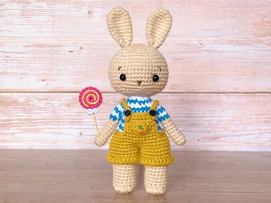 Alex, le patron au crochet du lapin bébé garçon