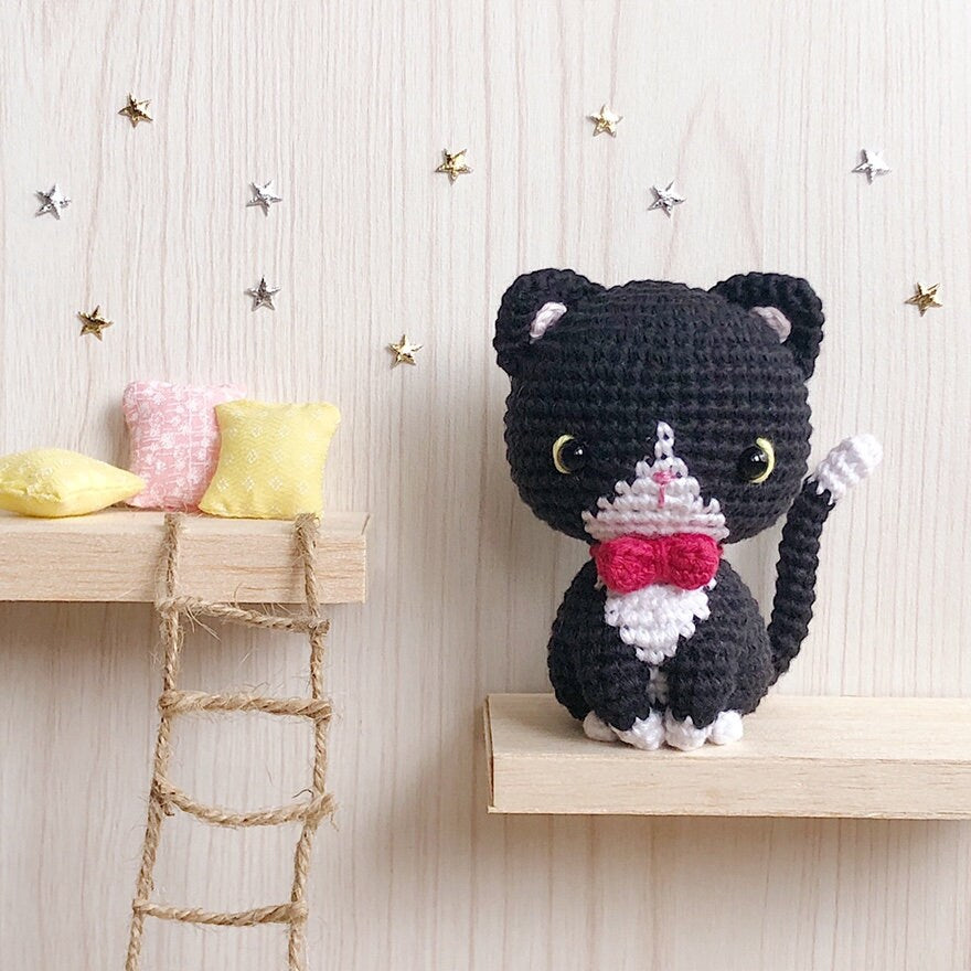 Charcoal, el estampado del gatito de esmoquin