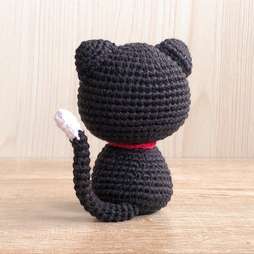Charcoal, el estampado del gatito de esmoquin
