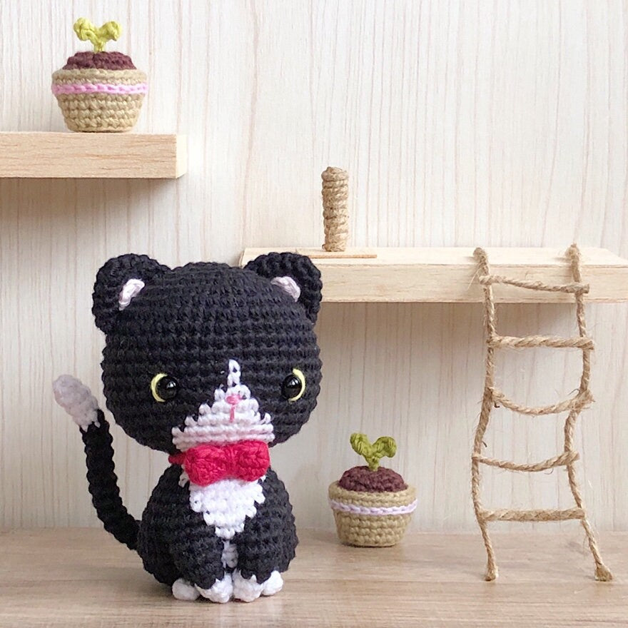 Charcoal, el estampado del gatito de esmoquin
