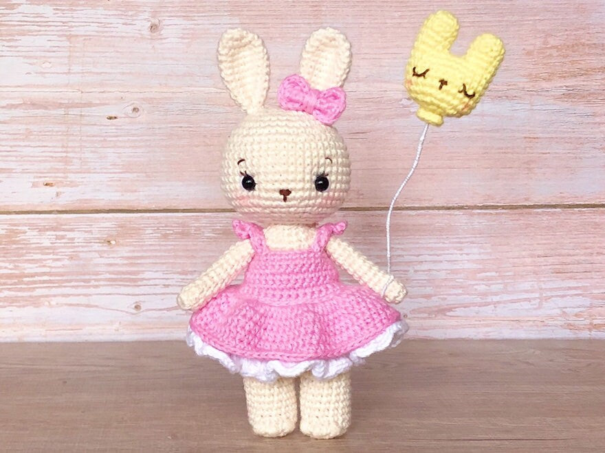 Alice, the baby girl bunny crochet pattern