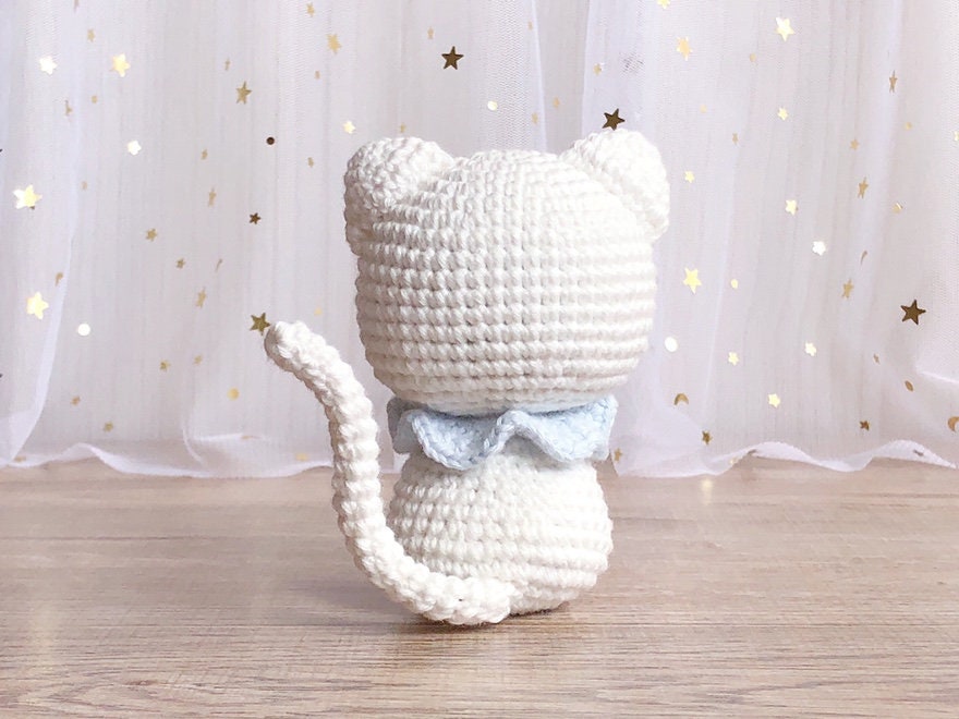 Kitty, le petit motif chaton blanc